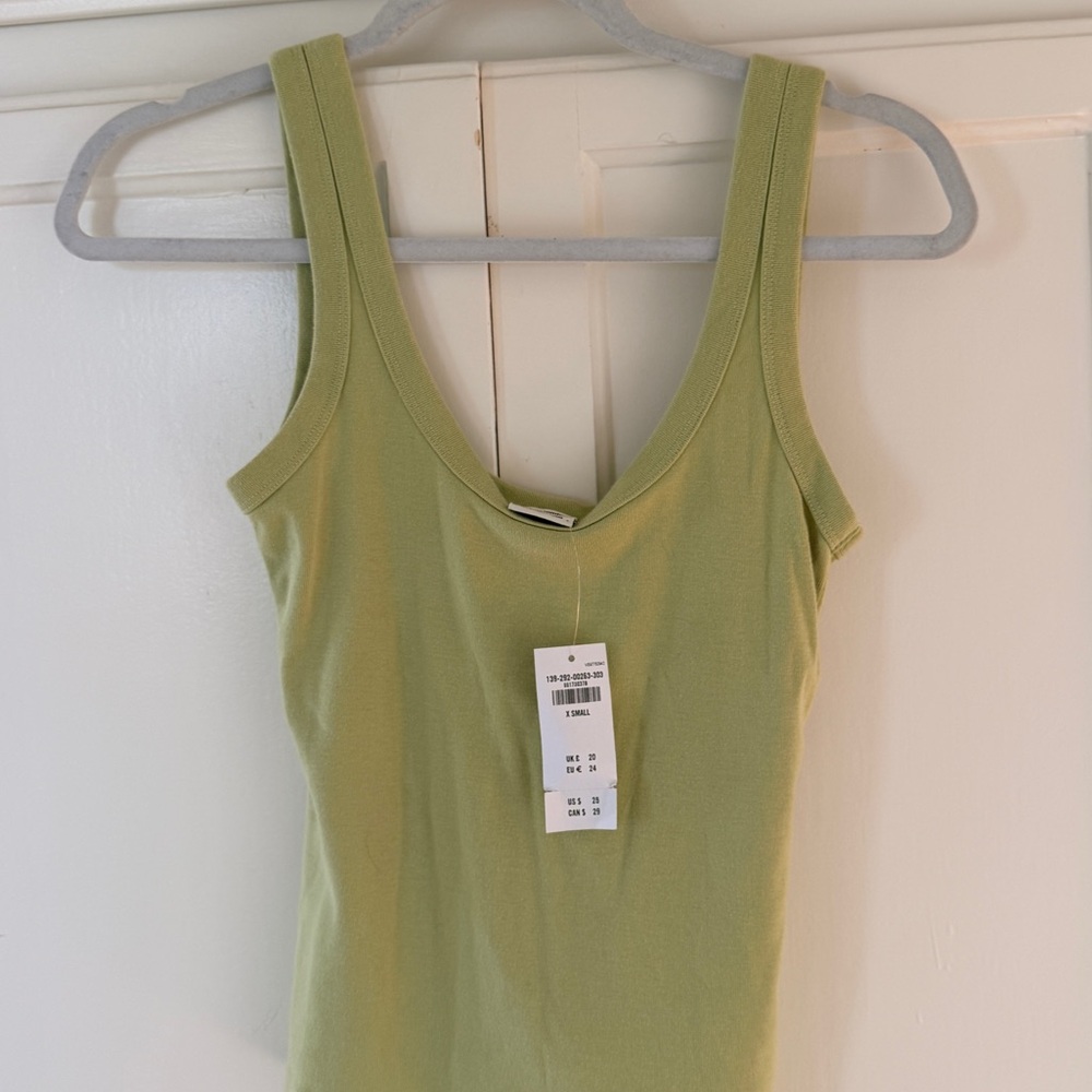 Abercrombie & Fitch Scoop Neck Tank